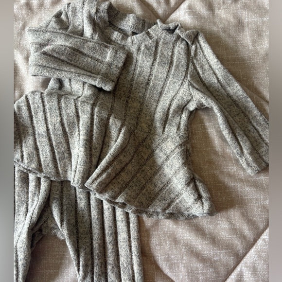 SHEIN / Ribbed Gray Baby Set - Picture 4 of 5